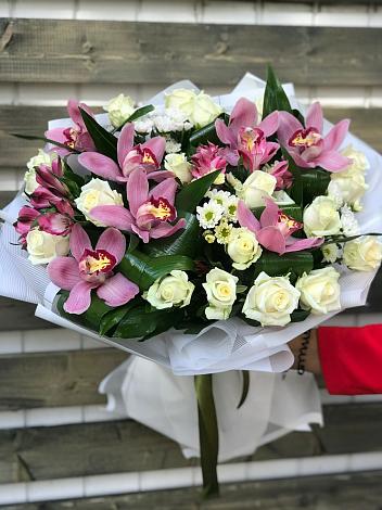 Букет цветов из: Розы и Хризантемы в Митькино