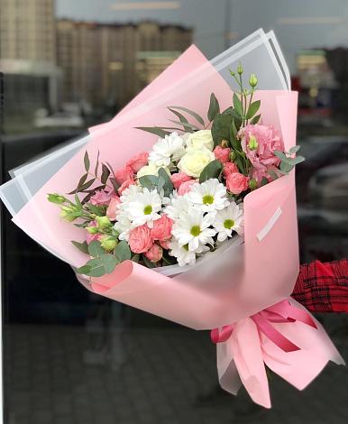 Букет цветов из: Розы, Лизиантусы и Хризантемы в Митькино